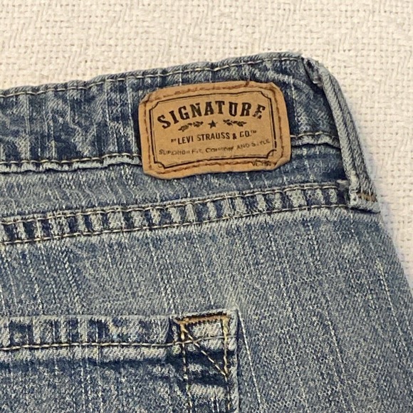 Levi's Jeans Womens 18 Short Mid Rise Bootcut Medium Wash Blue Denim - Picture 15 of 16